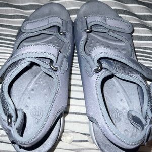 Brand new easy spirit shoes